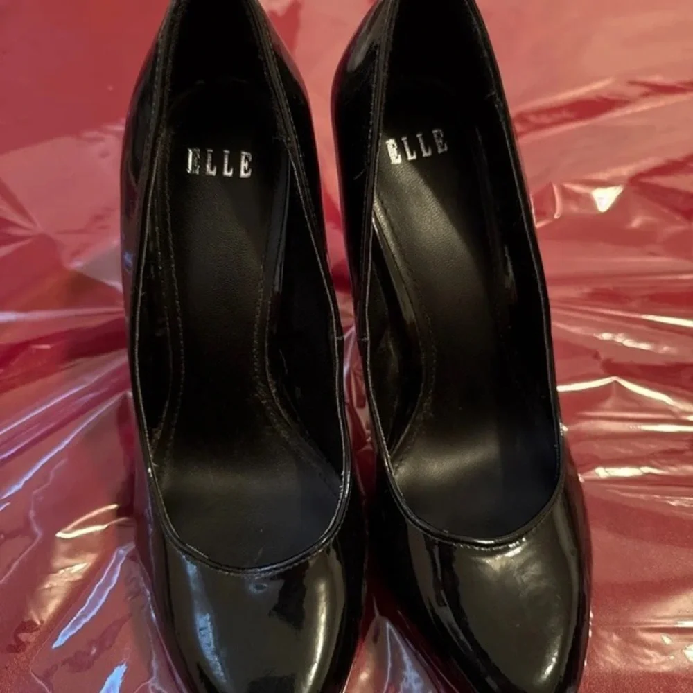 Elle Black Patent Pointed-Toe Stiletto Pumps